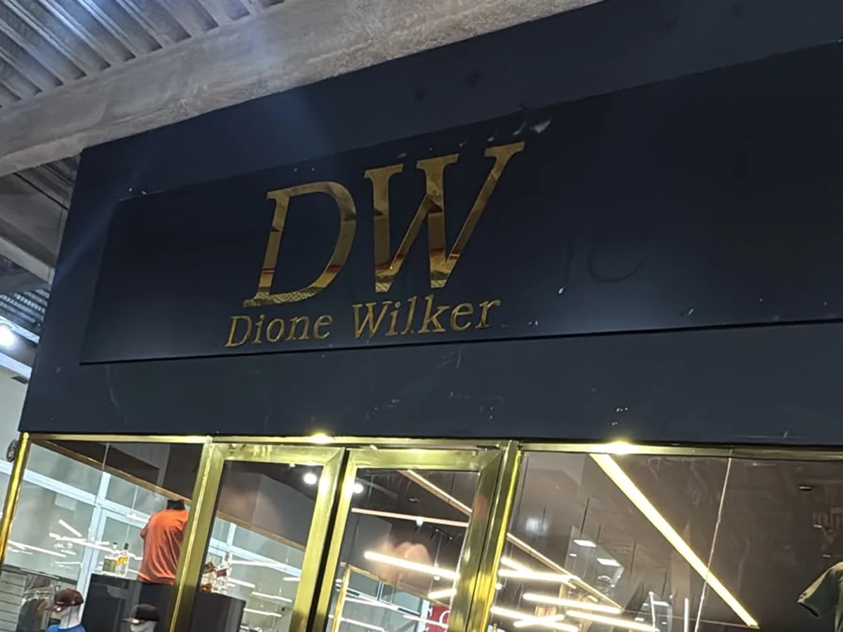 Fachada da loja DW Mens Wear no Shopping Centro Oeste Outlet, em Goiânia